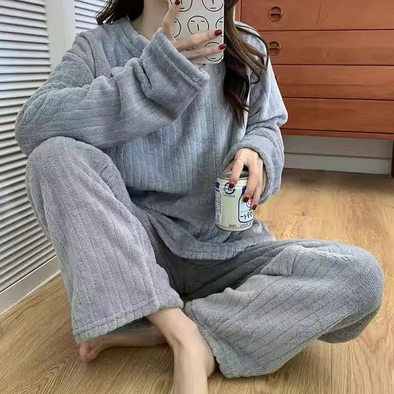 Winter Soft Velvet Pajamas Set